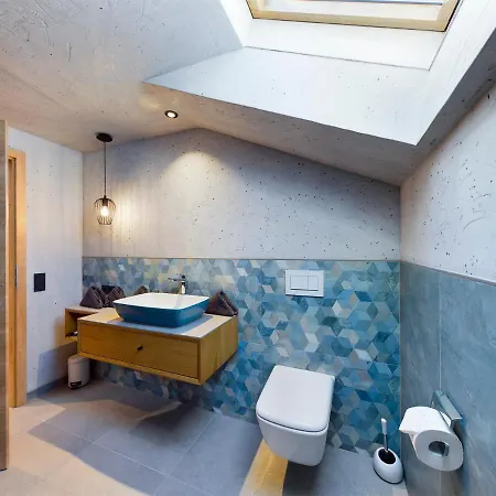 Hausberg No. 2 // Neu شقة *