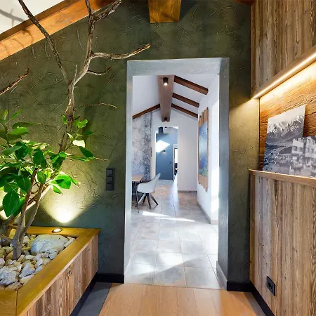 Hausberg No. 2 // Neu شقة *